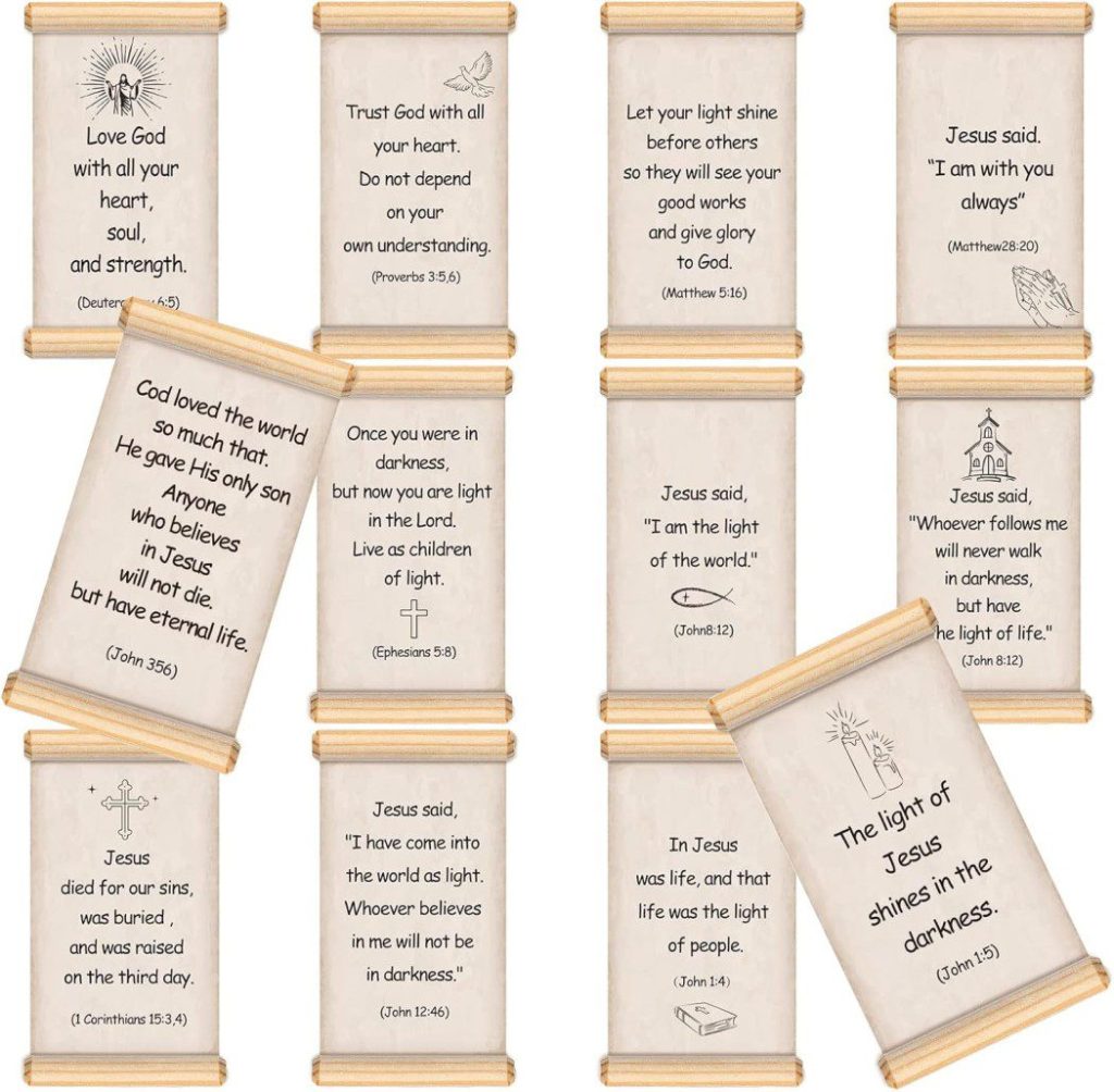 Los pergaminos con versículos de la Biblia, cada uno de ellos con una ilustración y un versículo únicos, dispuestos en forma de cuadrícula, son una buena idea para regalar en un bautizo.