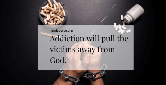 Mãos acorrentadas com pílulas e cigarros espalhados, texto: "O vício, como as razões aceitáveis para o divórcio na Bíblia, pode afastar as vítimas de Deus.