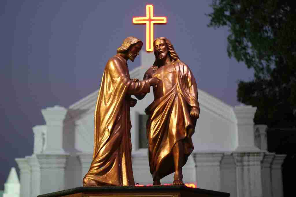 doubting thomas statue