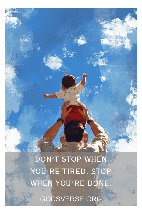 Ilustración de un hombre levantando a un niño bajo un cielo azul, con texto motivacional superpuesto: "No te detengas cuando estés cansado; encarna las frases de actitud para hombres y sigue empujando hacia adelante".
