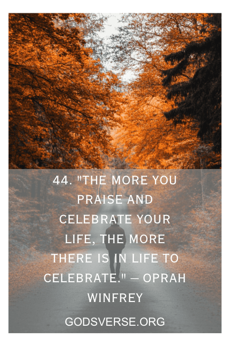 Árvores de outono emolduram uma citação inspiradora sobre amor próprio e celebração da vida de Oprah Winfrey, compartilhada por godsverse.org.