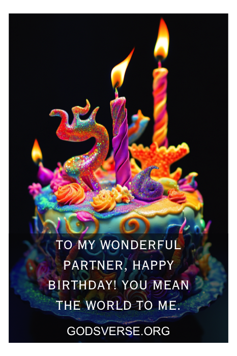 Bolo de aniversário colorido com velas e decorações vibrantes. O texto deseja ao parceiro um feliz aniversário, com citações de aniversário sinceras para homens para tornar o dia ainda mais especial.