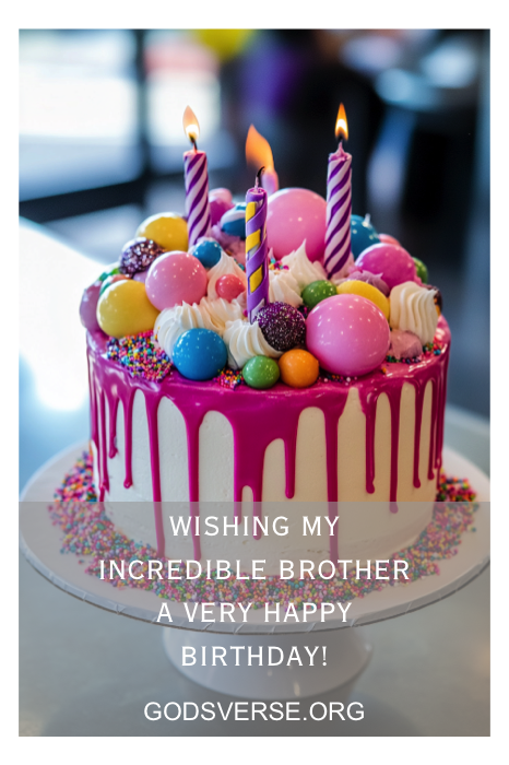 Bolo de aniversário com decorações coloridas e velas, com a legenda "Desejando ao meu incrível irmão um aniversário muito feliz! Um brinde a mais um ano de grandeza. #birthdayquotesformen.