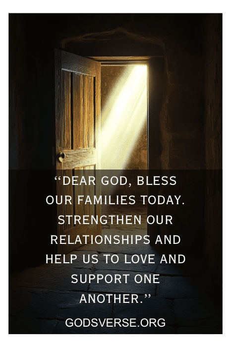 Una puerta se abre a la luz con una oración sobre la bendición y el fortalecimiento de las familias, haciéndose eco de la sentida Oración para el Servicio de la Iglesia. Página web: GODSVERSE.ORG.