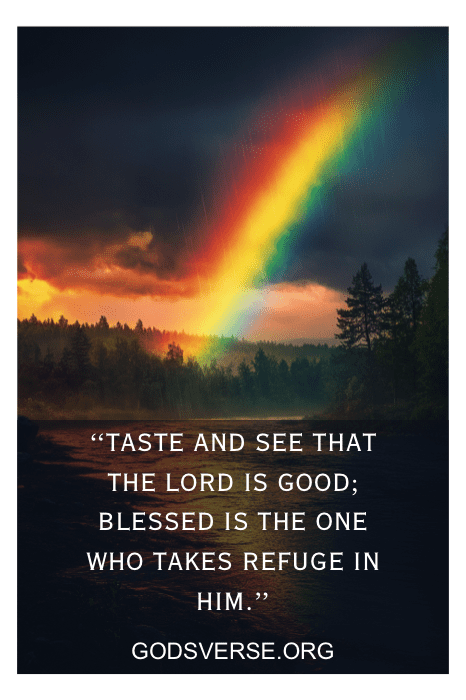 En medio de un bosque oscuro, un arco iris vibrante se arquea con gracia sobre la cabeza, complementado por una cita inspiradora centrada en la bondad de Dios.