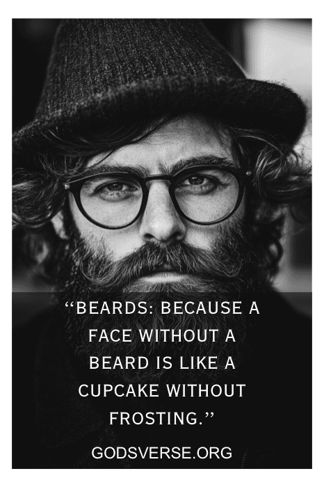 Hombre con gafas y barba, con sombrero. El texto dice: "Barbas: Porque los hombres con barba dicen que una cara sin barba es como una magdalena sin glaseado".