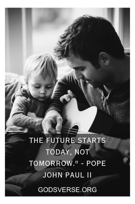 Padre e hijo tocando la guitarra, compartiendo un momento que encarna la esencia de estar presente. Como un padre orgulloso podrĆa hacerse eco de las palabras del Papa Juan Pablo II: "El futuro empieza hoy, no maƱana.