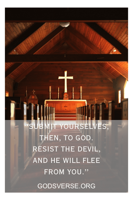 Interior de uma igreja com uma cruz no altar e uma citação: "Submetam-se, então, a Deus. Resistam ao diabo, e ele fugirá de vocês". Um lembrete sereno entre os versículos da Bíblia para deixar ir.