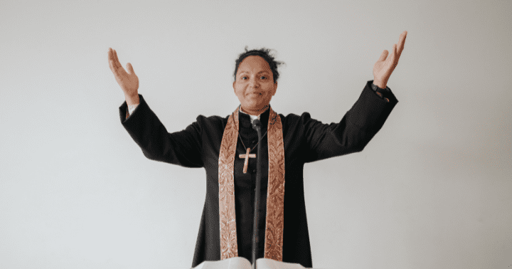 mulher pregadora na bíblia kjv